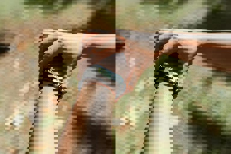 Dispositivo portátil permite controlar electrodomésticos solo con gestos de la mano